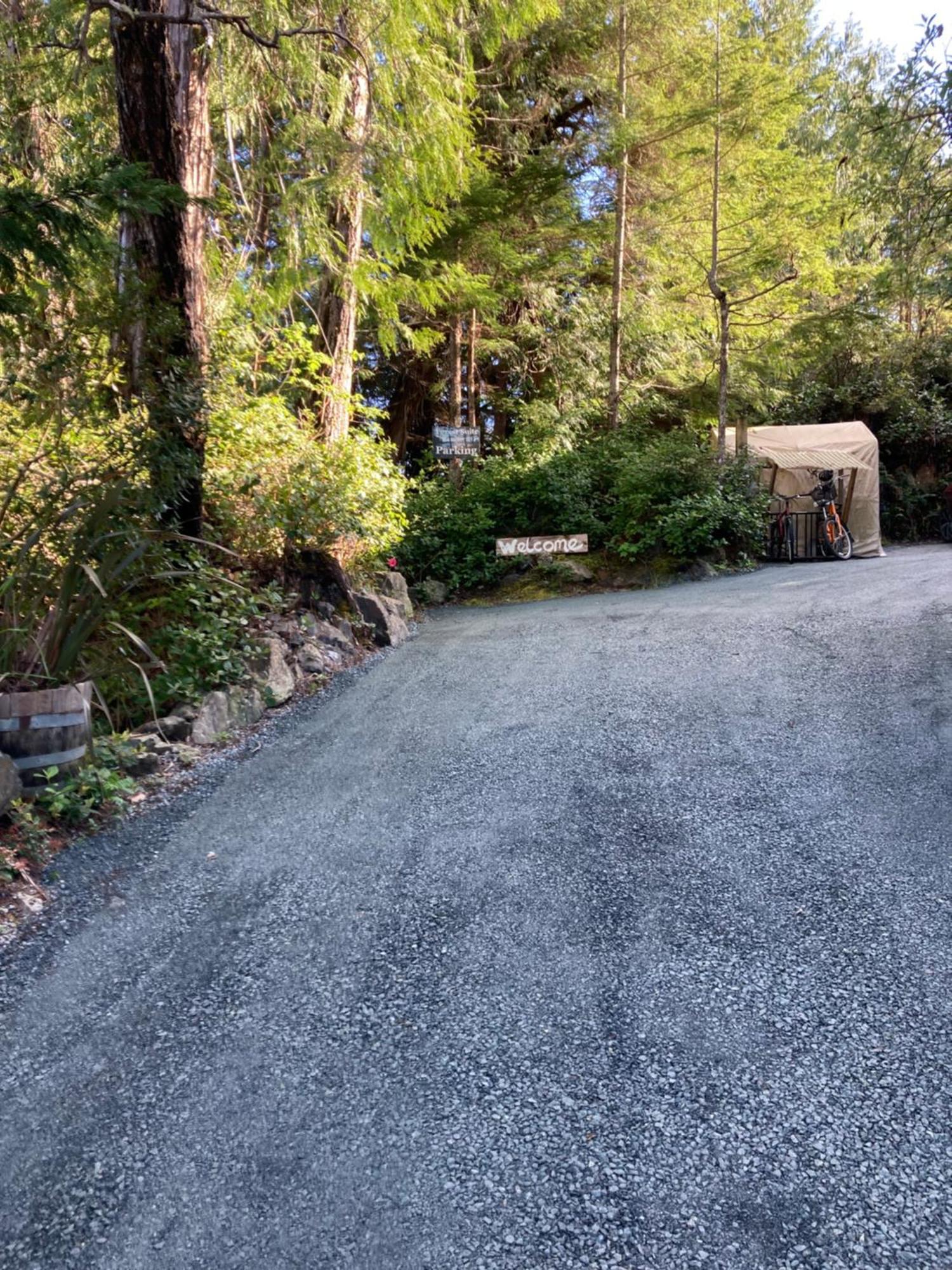 Forest Sweet Retreat Hot Tub & Wood Fired Sauna Ucluelet Exterior photo